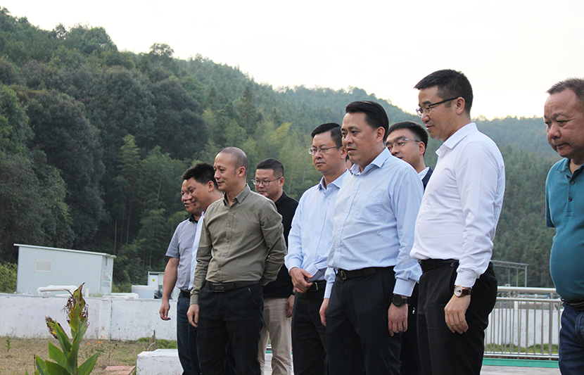 岑溪市稀土產(chǎn)業(yè)發(fā)展與礦山綜合治理考察組一行先后到我司龍南黃沙、定南上下營稀土尾水項目調(diào)研