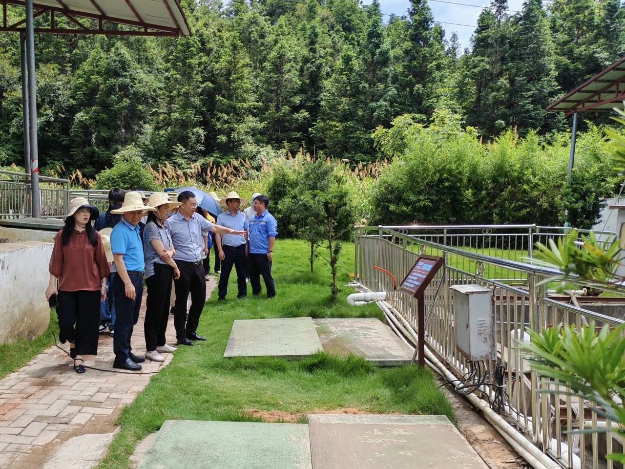 贛州市政協(xié)副主席藍文一行蒞臨挺進環(huán)保龍南、定南稀土尾水處理站考察調(diào)研