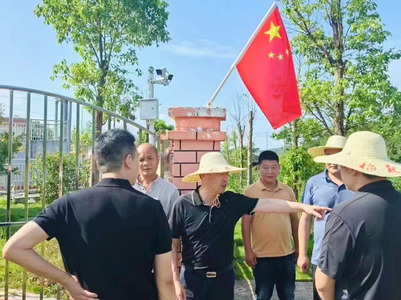 贛州市政府副市長、區(qū)委書記連天浪一行蒞臨我司污水處理廠指導